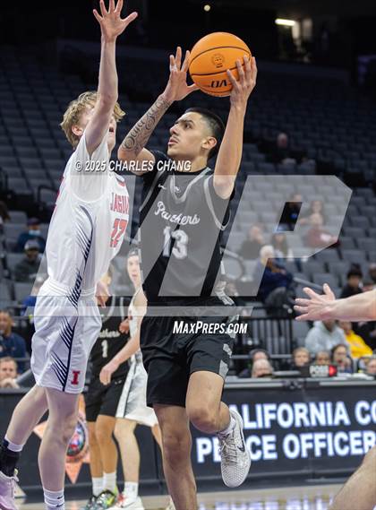 Thumbnail 3 in Diamond Ranch vs. International (CIF State D5 Finals) photogallery.