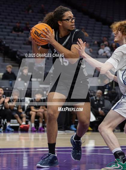 Thumbnail 3 in Diamond Ranch vs. International (CIF State D5 Finals) photogallery.