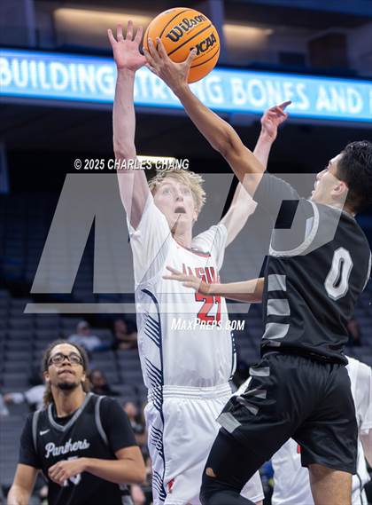 Thumbnail 3 in Diamond Ranch vs. International (CIF State D5 Finals) photogallery.
