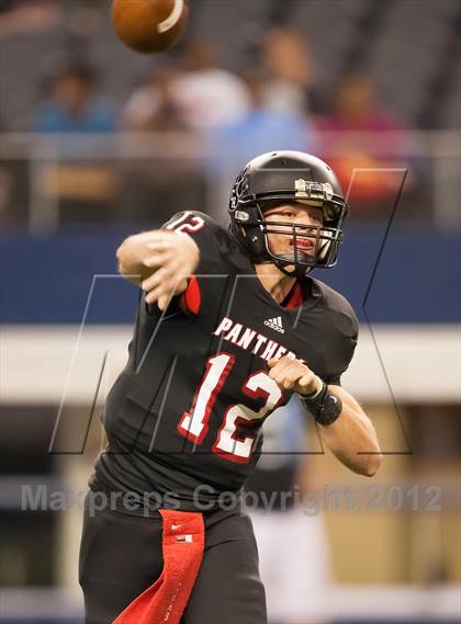 Thumbnail 2 in Hebron vs. Heritage (UIL 5A Division 2 Bi-District Playoff) photogallery.