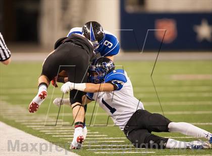 Thumbnail 2 in Hebron vs. Heritage (UIL 5A Division 2 Bi-District Playoff) photogallery.