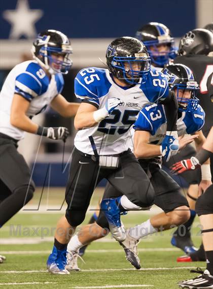 Thumbnail 1 in Hebron vs. Heritage (UIL 5A Division 2 Bi-District Playoff) photogallery.