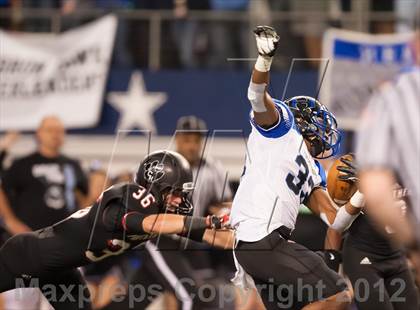 Thumbnail 3 in Hebron vs. Heritage (UIL 5A Division 2 Bi-District Playoff) photogallery.