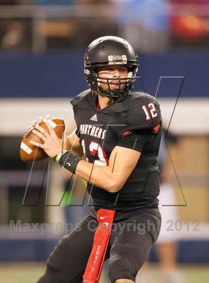 Thumbnail 1 in Hebron vs. Heritage (UIL 5A Division 2 Bi-District Playoff) photogallery.