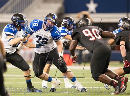 Thumbnail 1 in Hebron vs. Heritage (UIL 5A Division 2 Bi-District Playoff) photogallery.
