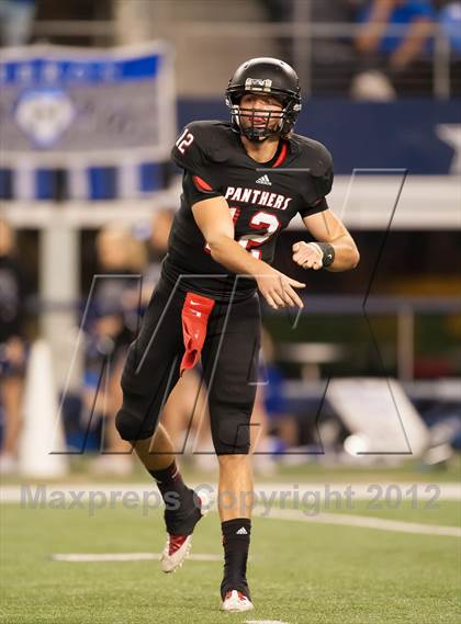 Thumbnail 1 in Hebron vs. Heritage (UIL 5A Division 2 Bi-District Playoff) photogallery.