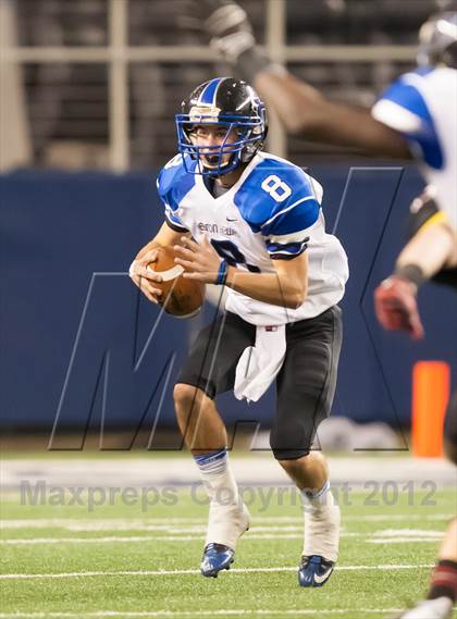 Thumbnail 2 in Hebron vs. Heritage (UIL 5A Division 2 Bi-District Playoff) photogallery.