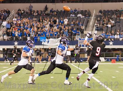 Thumbnail 2 in Hebron vs. Heritage (UIL 5A Division 2 Bi-District Playoff) photogallery.