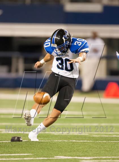 Thumbnail 3 in Hebron vs. Heritage (UIL 5A Division 2 Bi-District Playoff) photogallery.