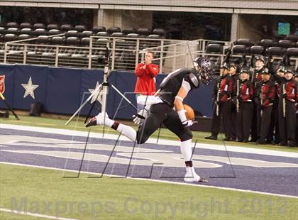 Thumbnail 3 in Hebron vs. Heritage (UIL 5A Division 2 Bi-District Playoff) photogallery.
