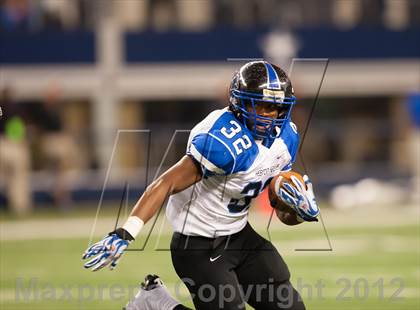 Thumbnail 2 in Hebron vs. Heritage (UIL 5A Division 2 Bi-District Playoff) photogallery.