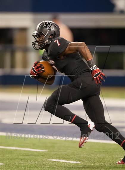 Thumbnail 1 in Hebron vs. Heritage (UIL 5A Division 2 Bi-District Playoff) photogallery.