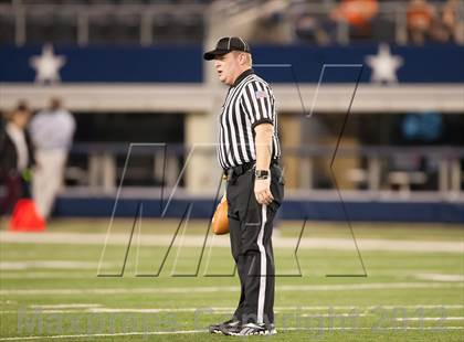 Thumbnail 2 in Hebron vs. Heritage (UIL 5A Division 2 Bi-District Playoff) photogallery.