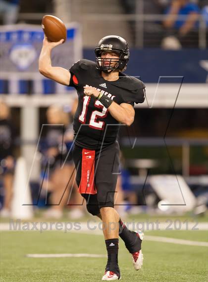 Thumbnail 2 in Hebron vs. Heritage (UIL 5A Division 2 Bi-District Playoff) photogallery.