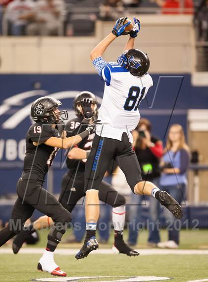 Thumbnail 3 in Hebron vs. Heritage (UIL 5A Division 2 Bi-District Playoff) photogallery.