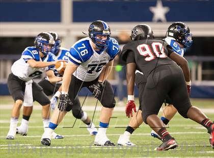 Thumbnail 2 in Hebron vs. Heritage (UIL 5A Division 2 Bi-District Playoff) photogallery.