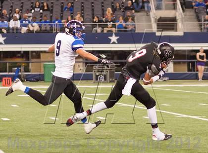 Thumbnail 2 in Hebron vs. Heritage (UIL 5A Division 2 Bi-District Playoff) photogallery.