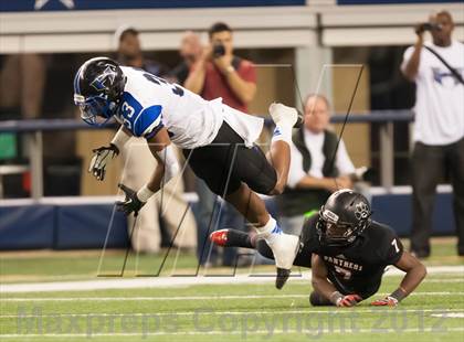 Thumbnail 2 in Hebron vs. Heritage (UIL 5A Division 2 Bi-District Playoff) photogallery.