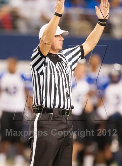Thumbnail 2 in Hebron vs. Heritage (UIL 5A Division 2 Bi-District Playoff) photogallery.