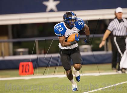 Thumbnail 1 in Hebron vs. Heritage (UIL 5A Division 2 Bi-District Playoff) photogallery.