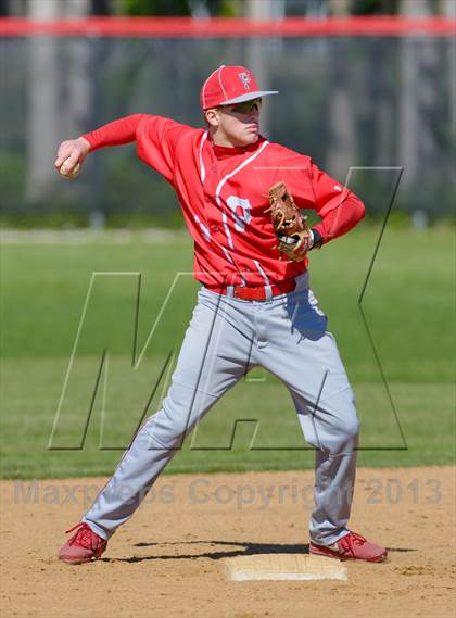 Thumbnail 1 in Palatine v. Deerfield (IHSA Class 4A Regional Semifinal) photogallery.