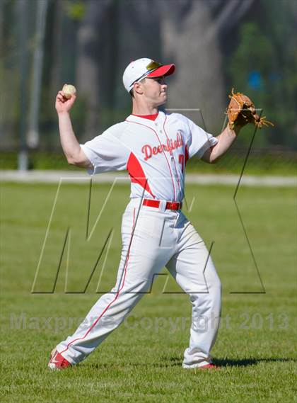 Thumbnail 2 in Palatine v. Deerfield (IHSA Class 4A Regional Semifinal) photogallery.