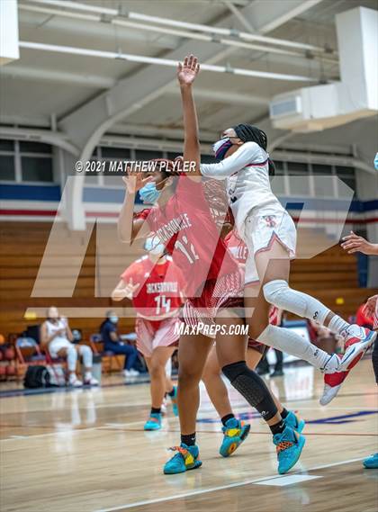 Thumbnail 3 in Jacksonville vs Terry Sanford (NCHSAA 3A - First Round) photogallery.