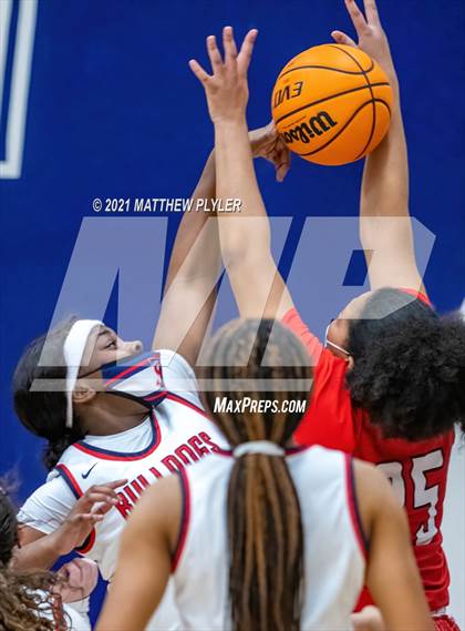 Thumbnail 3 in Jacksonville vs Terry Sanford (NCHSAA 3A - First Round) photogallery.