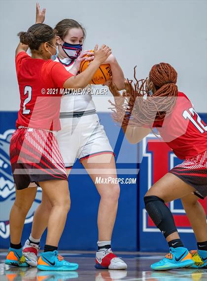 Thumbnail 2 in Jacksonville vs Terry Sanford (NCHSAA 3A - First Round) photogallery.