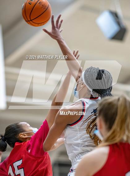 Thumbnail 3 in Jacksonville vs Terry Sanford (NCHSAA 3A - First Round) photogallery.