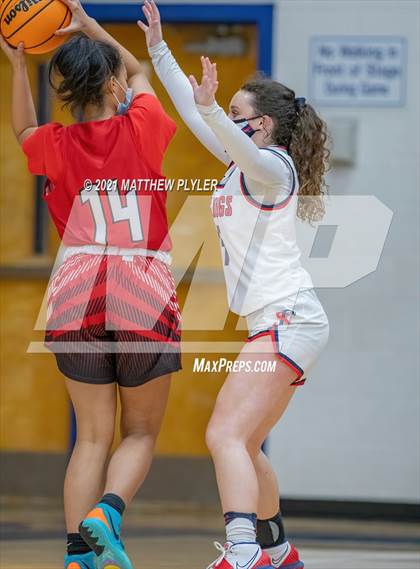 Thumbnail 3 in Jacksonville vs Terry Sanford (NCHSAA 3A - First Round) photogallery.