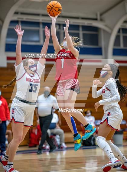Thumbnail 2 in Jacksonville vs Terry Sanford (NCHSAA 3A - First Round) photogallery.