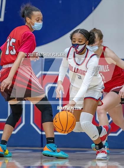 Thumbnail 2 in Jacksonville vs Terry Sanford (NCHSAA 3A - First Round) photogallery.