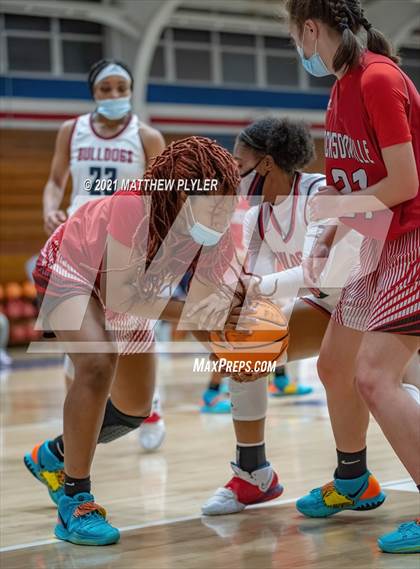 Thumbnail 1 in Jacksonville vs Terry Sanford (NCHSAA 3A - First Round) photogallery.