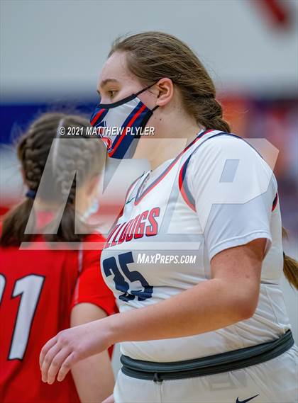 Thumbnail 3 in Jacksonville vs Terry Sanford (NCHSAA 3A - First Round) photogallery.