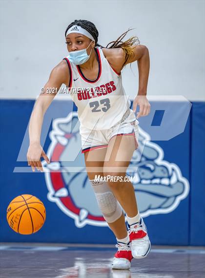 Thumbnail 3 in Jacksonville vs Terry Sanford (NCHSAA 3A - First Round) photogallery.