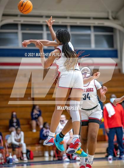 Thumbnail 1 in Jacksonville vs Terry Sanford (NCHSAA 3A - First Round) photogallery.
