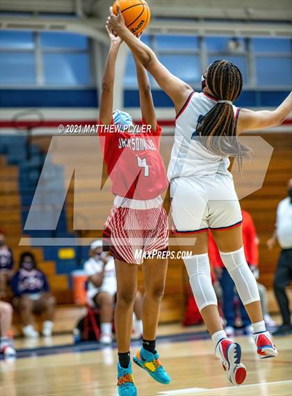 Thumbnail 3 in Jacksonville vs Terry Sanford (NCHSAA 3A - First Round) photogallery.