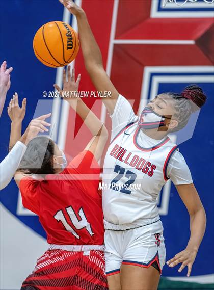 Thumbnail 2 in Jacksonville vs Terry Sanford (NCHSAA 3A - First Round) photogallery.