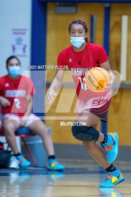 Thumbnail 3 in Jacksonville vs Terry Sanford (NCHSAA 3A - First Round) photogallery.