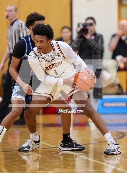 Thumbnail 1 in Indianapolis Shortridge vs. Brebeuf Jesuit Preparatory (IHSAA 3A Sectional 27 First Round) photogallery.