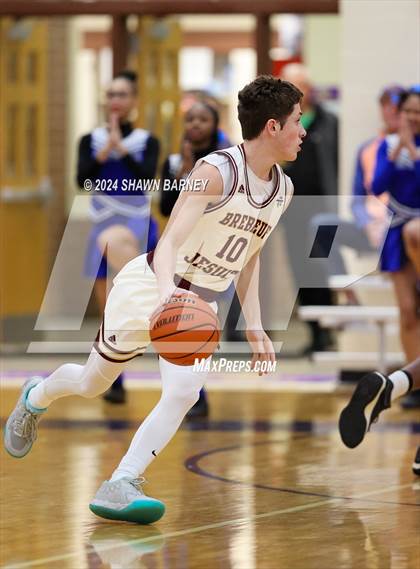 Thumbnail 1 in Indianapolis Shortridge vs. Brebeuf Jesuit Preparatory (IHSAA 3A Sectional 27 First Round) photogallery.