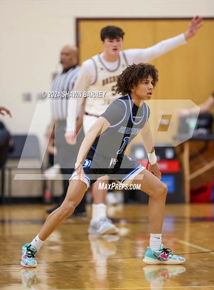 Thumbnail 2 in Indianapolis Shortridge vs. Brebeuf Jesuit Preparatory (IHSAA 3A Sectional 27 First Round) photogallery.