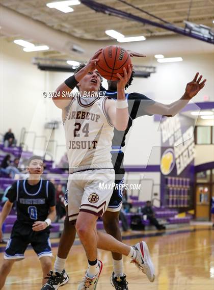 Thumbnail 3 in Indianapolis Shortridge vs. Brebeuf Jesuit Preparatory (IHSAA 3A Sectional 27 First Round) photogallery.