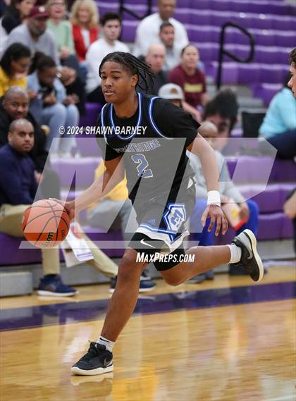 Thumbnail 2 in Indianapolis Shortridge vs. Brebeuf Jesuit Preparatory (IHSAA 3A Sectional 27 First Round) photogallery.