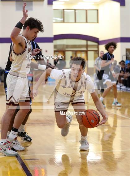 Thumbnail 3 in Indianapolis Shortridge vs. Brebeuf Jesuit Preparatory (IHSAA 3A Sectional 27 First Round) photogallery.