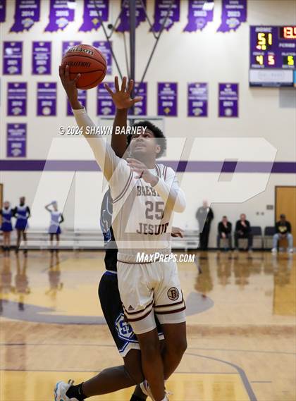 Thumbnail 3 in Indianapolis Shortridge vs. Brebeuf Jesuit Preparatory (IHSAA 3A Sectional 27 First Round) photogallery.