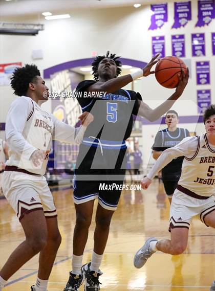 Thumbnail 1 in Indianapolis Shortridge vs. Brebeuf Jesuit Preparatory (IHSAA 3A Sectional 27 First Round) photogallery.