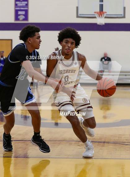 Thumbnail 2 in Indianapolis Shortridge vs. Brebeuf Jesuit Preparatory (IHSAA 3A Sectional 27 First Round) photogallery.