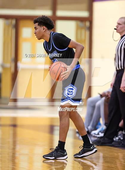 Thumbnail 1 in Indianapolis Shortridge vs. Brebeuf Jesuit Preparatory (IHSAA 3A Sectional 27 First Round) photogallery.